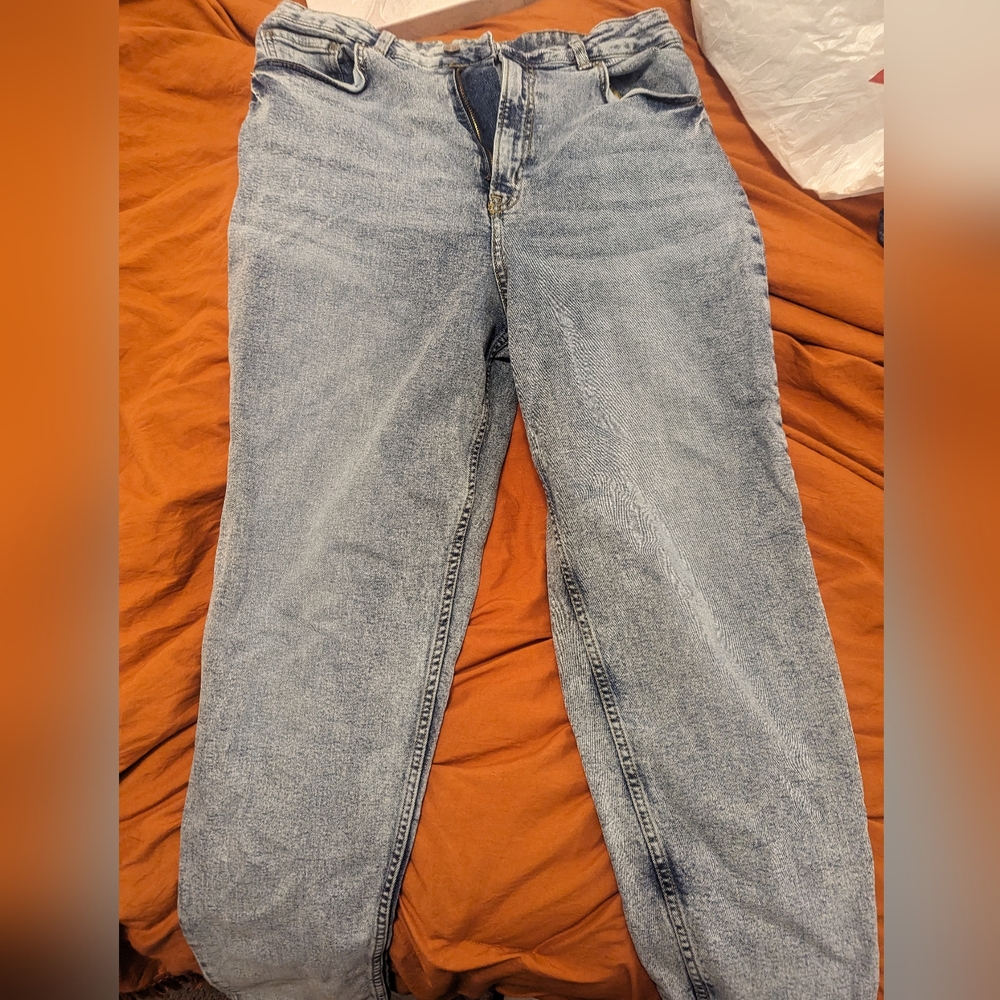 Divided mom jeans